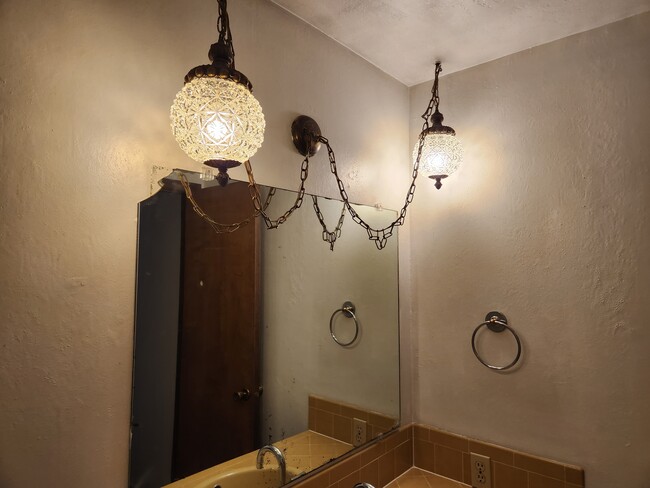Bathroom - 1407 N 7th St