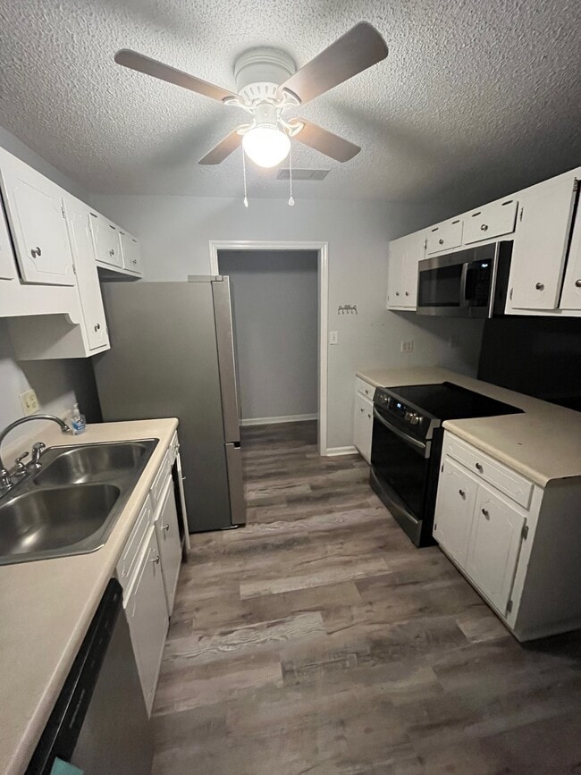 Building Photo - 2505 Walden Ct