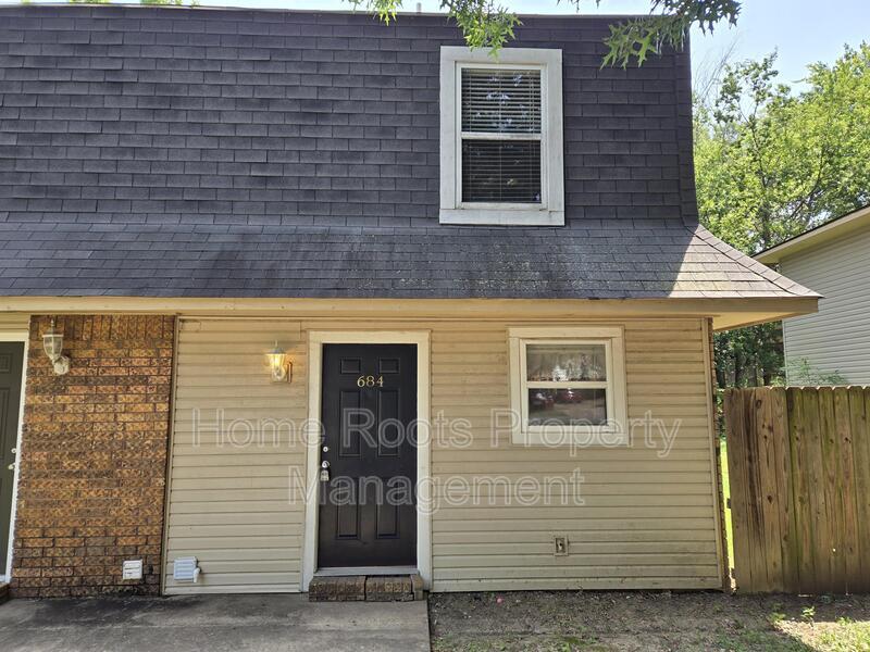Foto principal - 684 N Betty Jo Dr