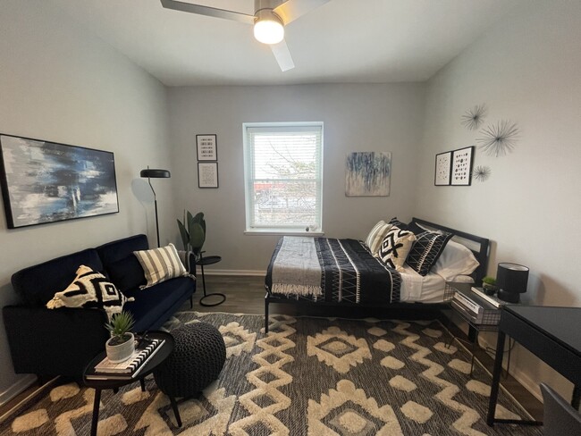 Building Photo - Brand New Micro-Studio 2 Blocks from Edgew...