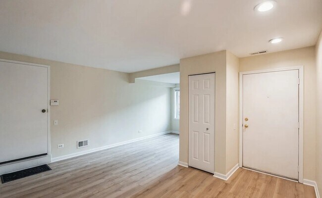 Foto del edificio - Comfortable Living in a Great Neighborhood