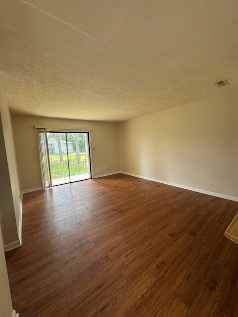 Foto del edificio - 829 Applewood Ln
