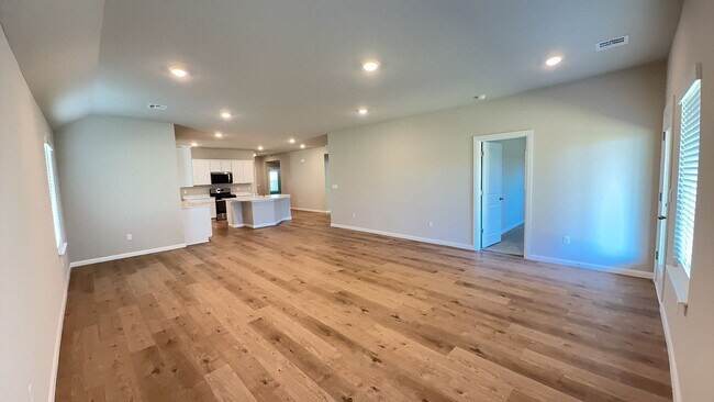 Foto del edificio - Start your year off right in this beautiful 4bed/2bath new construction home!