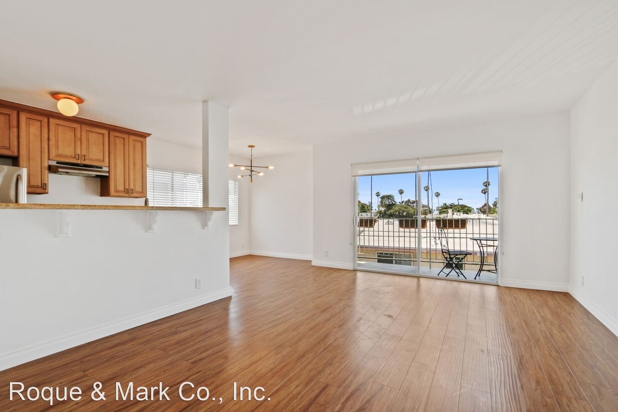 Primary Photo - 2 br, 2 bath Apartment - 824 10th Street 8...