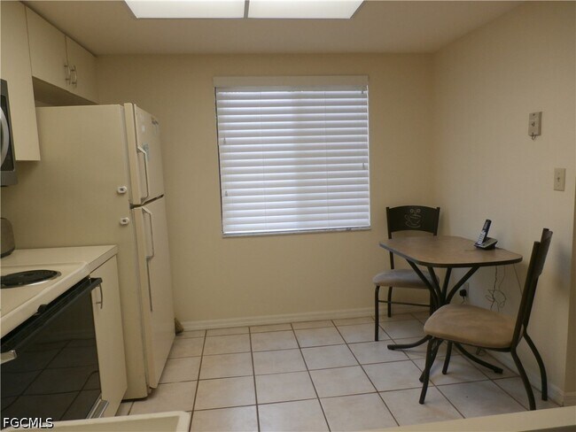 Building Photo - 11300 Caravel Cir