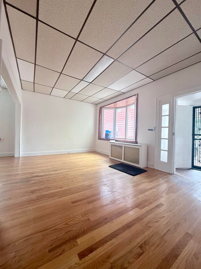 Building Photo - 94 Laidlaw Ave