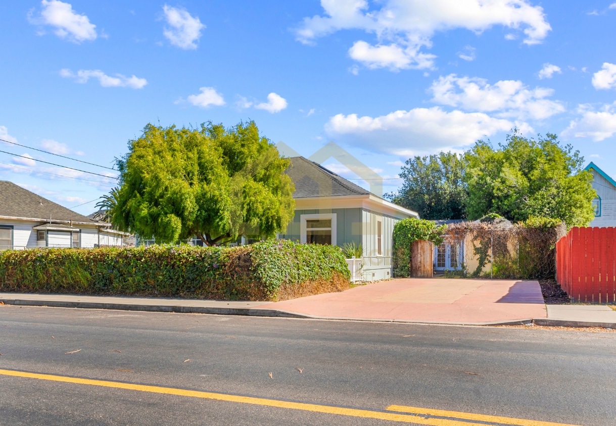 Foto principal - 414 W Walnut Ave