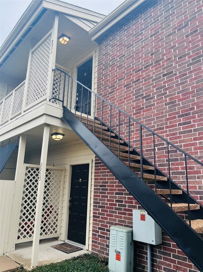 Building Photo - 2121 El Paseo St