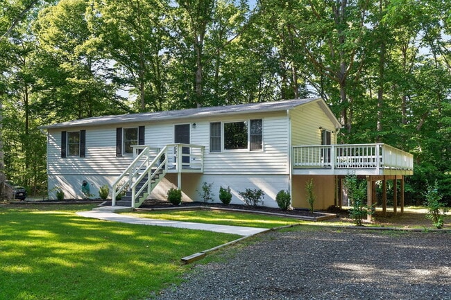 Building Photo - 4225 Robinson Rd