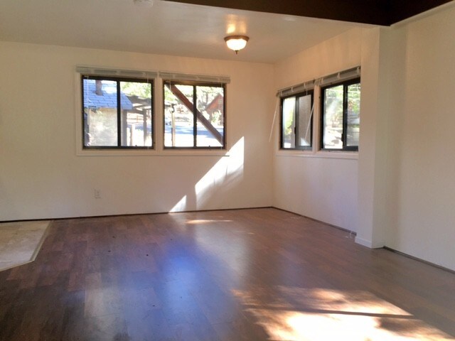 Foto del edificio - 52791 Pine Cove Rd