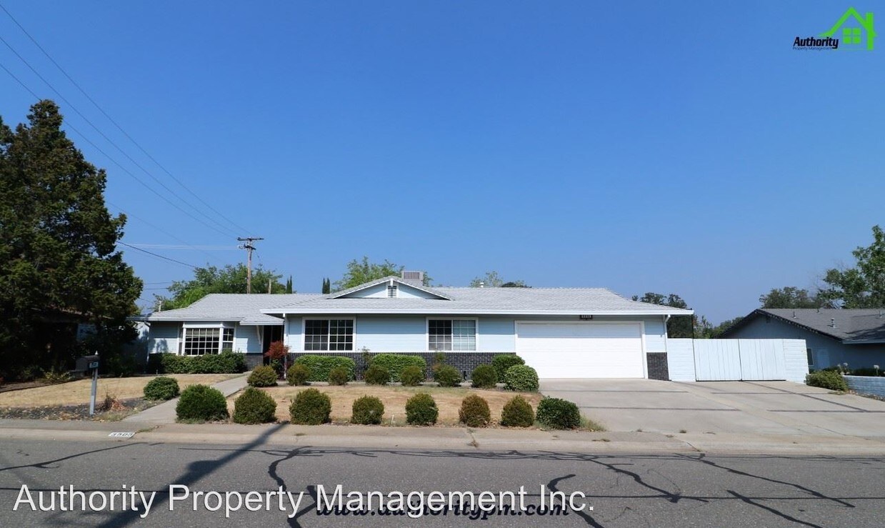 Foto principal - 4 br, 2 bath House - 3505 Panorama Dr.