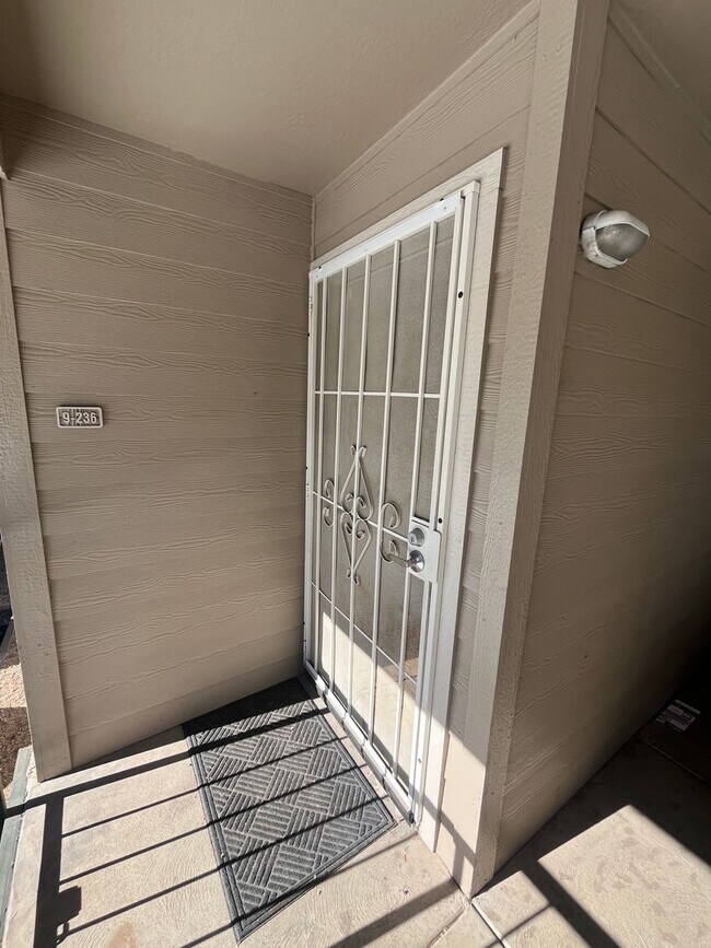 Foto del edificio - COMING SOON_ MAY| 2-Bedroom Condo | 2 Full Baths | Covered Parking