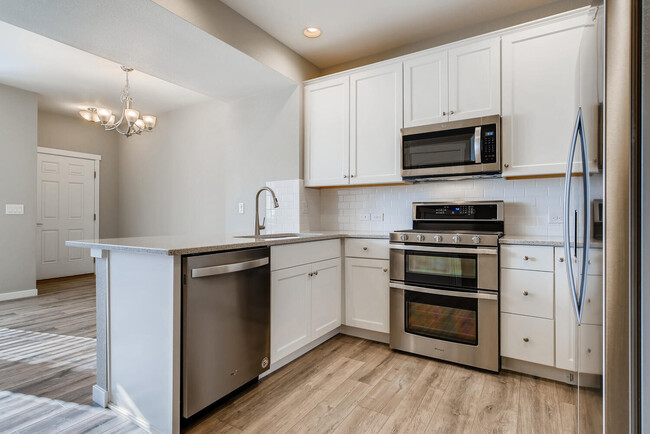 Building Photo - 10929 Dusk Sky Point