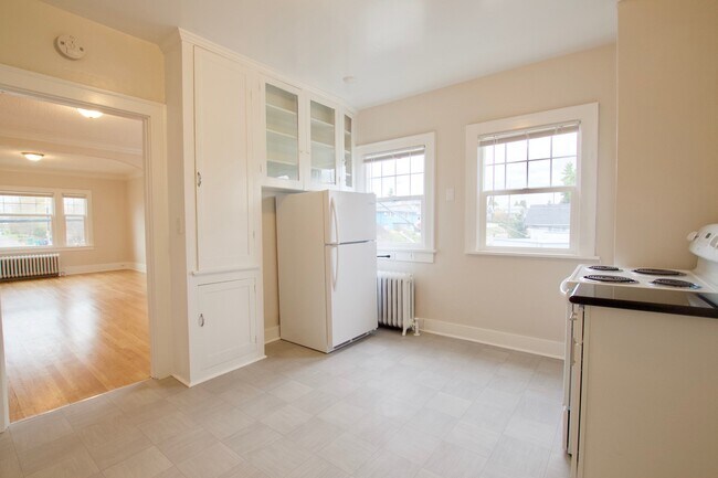 Foto del edificio - 6406-6414 32nd Ave NW