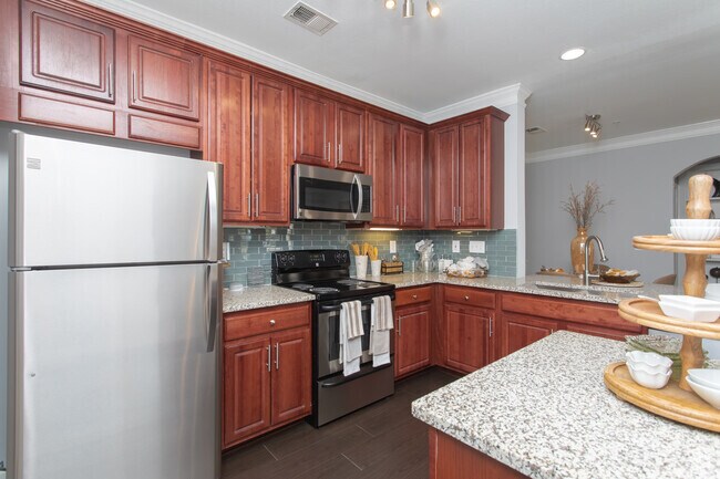 2HAB, 2BA - 1,225 ft² - Oaks at Sugarloaf