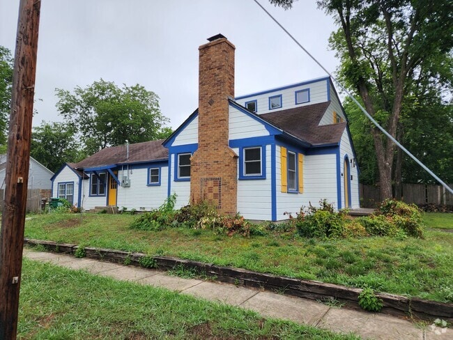 Building Photo - 310 Amarillo St