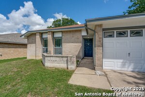 Foto del edificio - 8009 Forest Ash