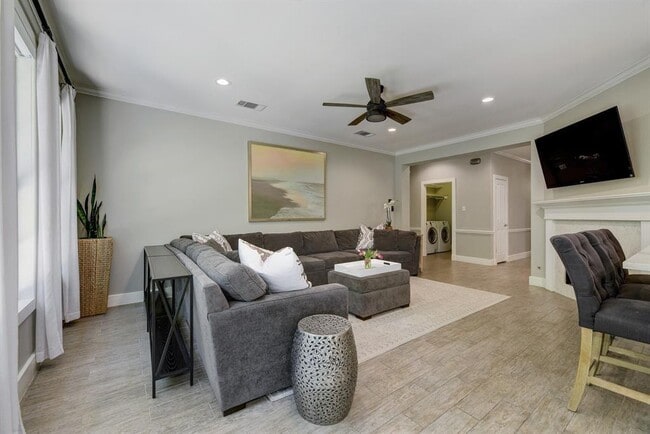 Foto del edificio - 4809 Rutherglen Dr