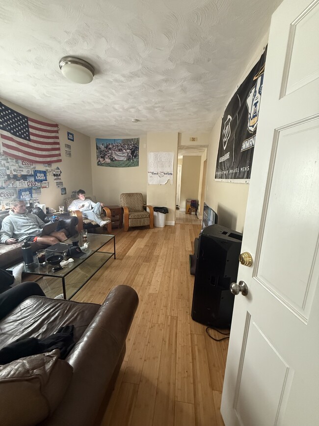 Building Photo - 34 Pratt St