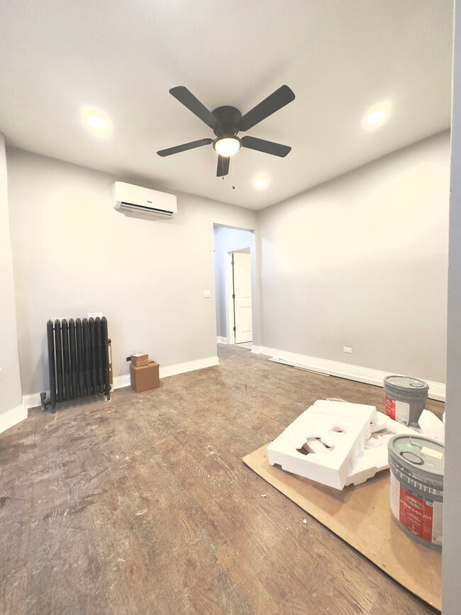 Foto del edificio - 1251 W Rosemont Ave