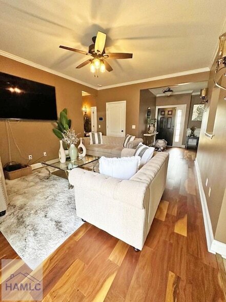 Foto del edificio - 1102 Sara Ln