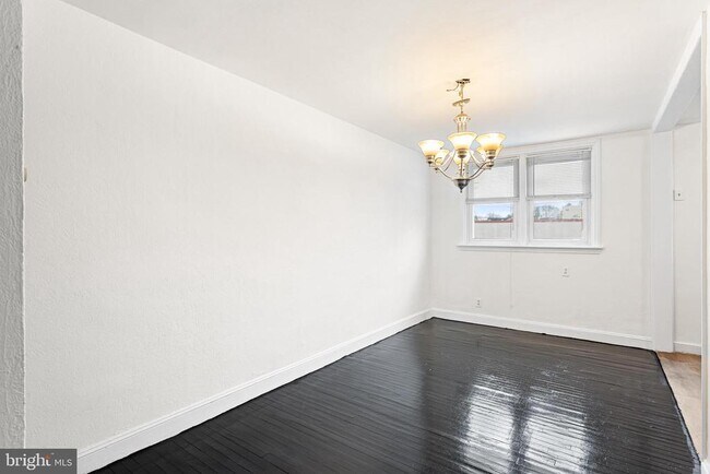 Foto del edificio - 7675 Overbrook Ave