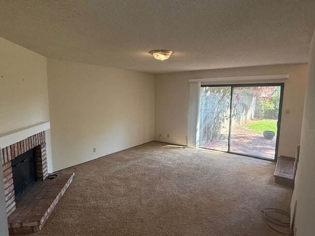 Building Photo - 3-Bed / 2.5 Bath Home in Quiet Benicia Hil...