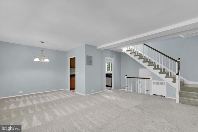 Building Photo - 1322 Martha Custis Dr