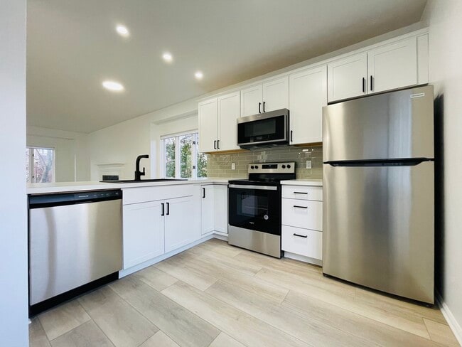 Building Photo - 43 Adams St