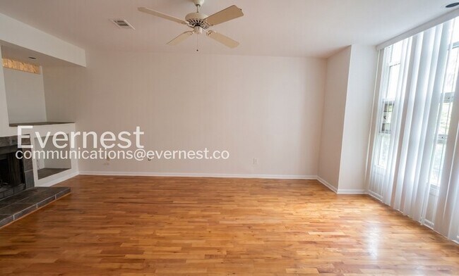 Foto del edificio - 1202 Cleburne Ave NE