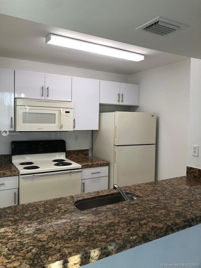 Foto del edificio - 7075 NW 186th St