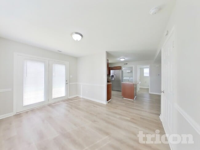 Building Photo - 4261 Sycamore Ct