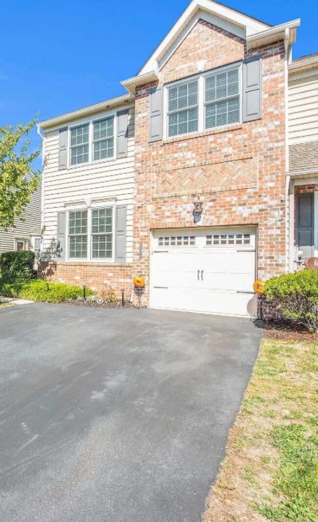 Photo - 911 Caralea Dr Townhome