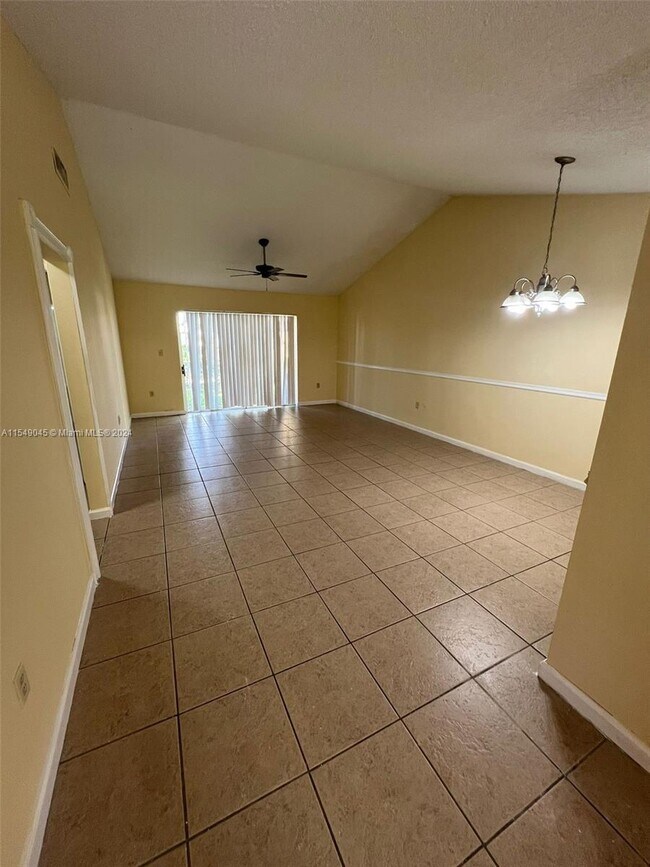 Foto del edificio - 4057 NW 90th Ave