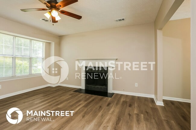 Building Photo - 661 Woodcrest Manor Dr