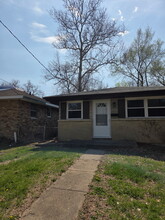 Building Photo - 1022 W Thrush Ave