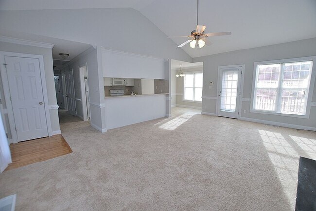 Foto del edificio - 2001 Meadow Ct