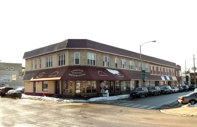 Foto principal - 6822-6836 Windsor Ave