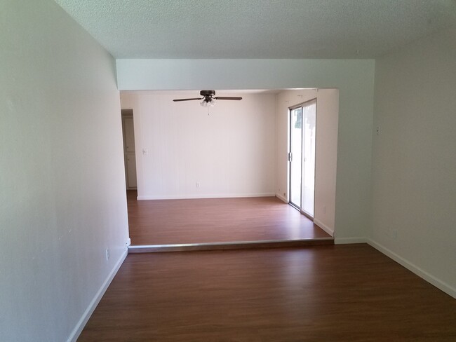 Foto del edificio - 2720-2724 Bravado Drive
