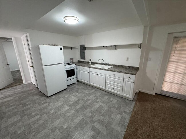 Building Photo - 956 Slash Pine Rd