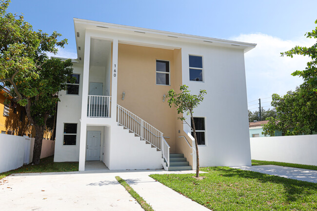 Building Photo - 160 NE 57th St