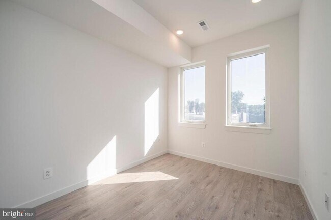 Building Photo - 3608 Olive St