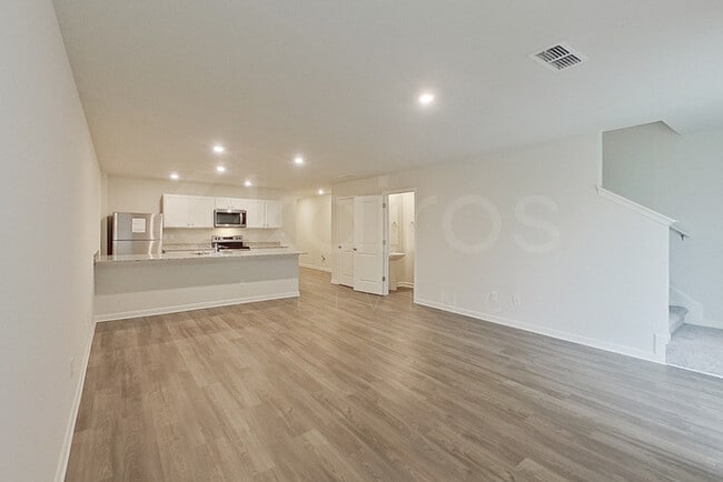 Building Photo - 345 Ironwood Ct