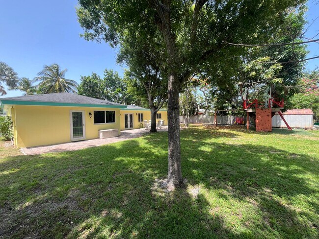 Foto del edificio - 620 NE 9th Ave