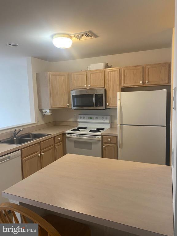 Foto del edificio - 40 Courtyard Dr