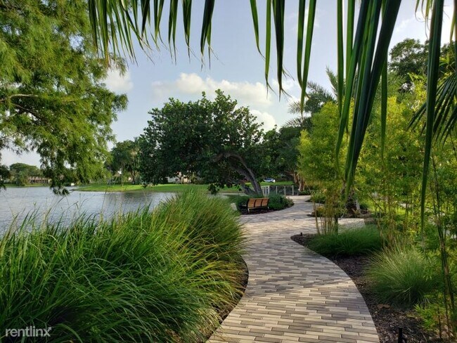 Foto del edificio - 2 br, 2.5 bath Townhome - 2577 garden court