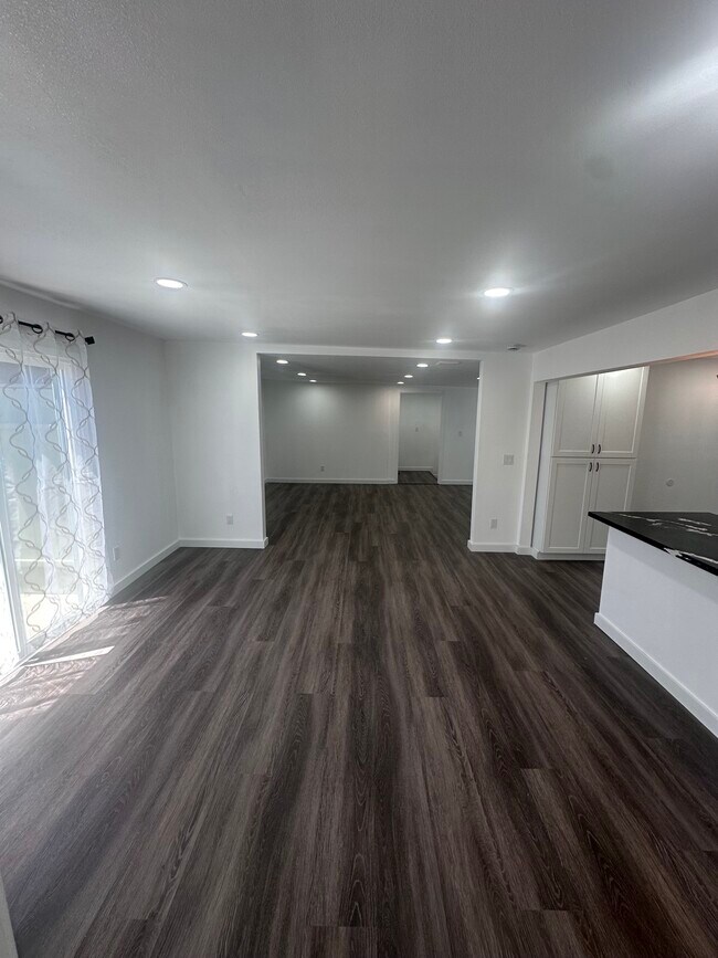 Foto del edificio - 3709 Merrimac Ave