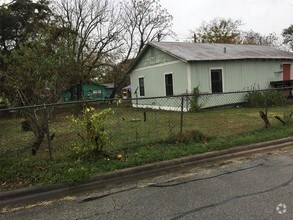 Building Photo - 1100 Chihuahua St