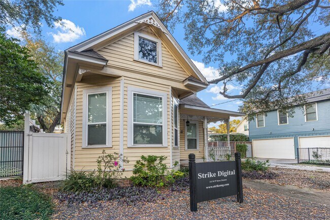 Building Photo - 315 W 9th St