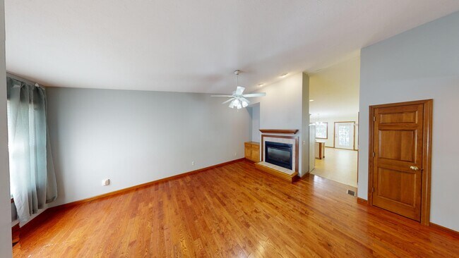 Foto del edificio - 3209 Sequoia Dr